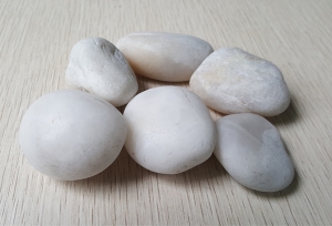 新疆白色鹅卵石