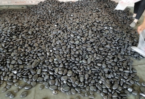 新疆黑色鹅卵石厂家